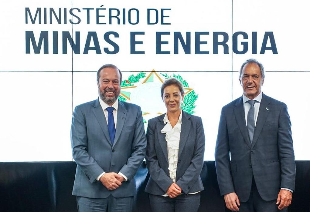 Alexandre Silveira, Flavia Royón y Daniel Scioli, tras la reunión celebrada en Brasilia. NA