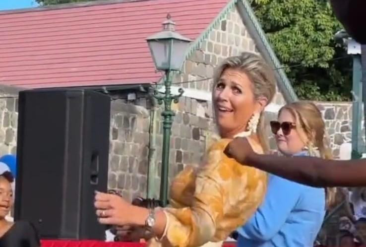 La reina Máxima y su hija bailando_Captura de video