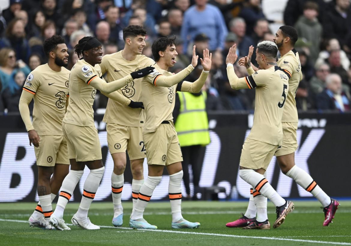 Festejo de Enzo Fernández en el Chelsea por la Premier League. Foto: REUTERS.