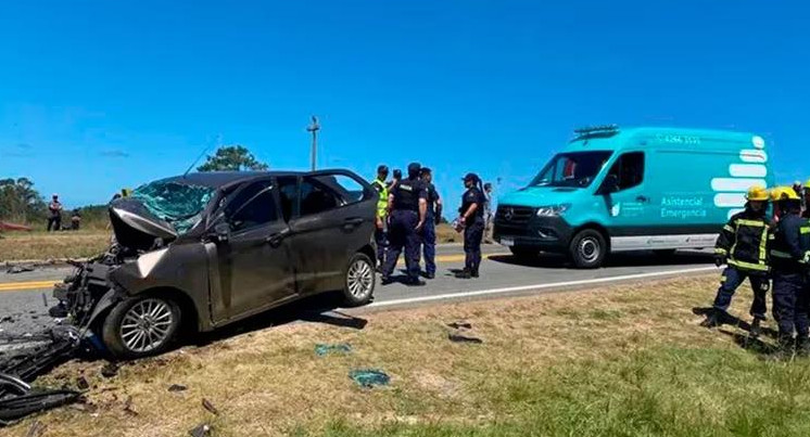 Choque frontal ocurrido el pasado 4 de enero en la ruta 104, a la altura del municipio uruguayo de Manantiales. Foto: Policía Caminera de Uruguay
