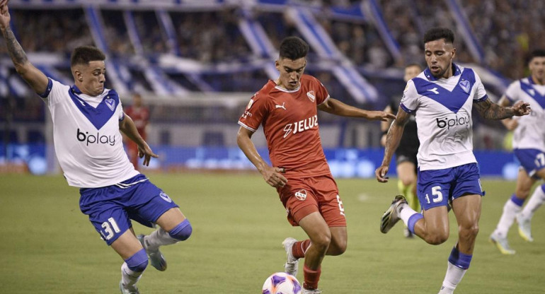 Liga Profesional: Vélez e Independiente no se sacaron ventajas en el Amalfitani