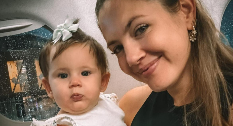 Stephanie Demner con su hija. Foto: Instagram.