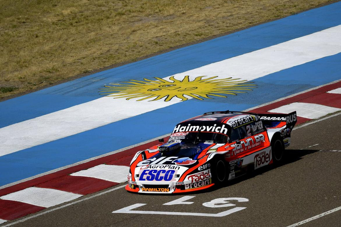 Mariano Werner, ganador de la primera final del TC de la temporada en Viedma. Foto: NA.