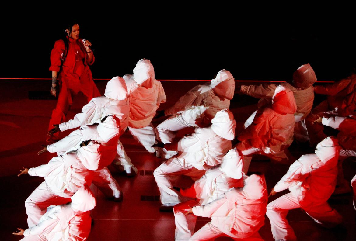 Riri y sus bailarines. Foto: Reuters