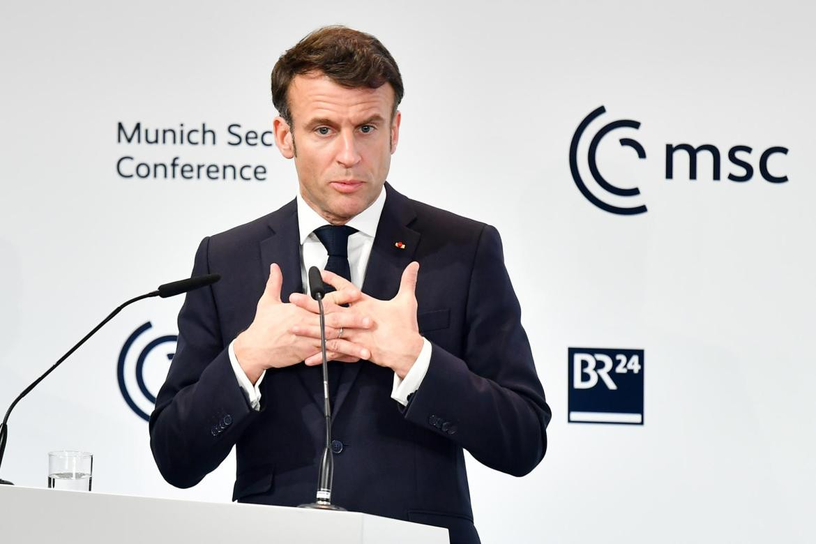 Macron pide intensificar apoyo a Ucrania. EFE