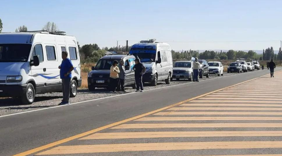 Caravana contra la sesión de tierras a mapuches en Mendoza_Gentileza: Sitio Andino