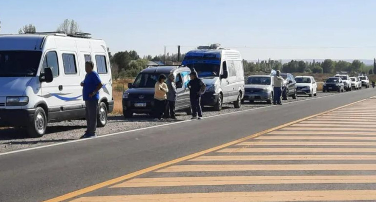 Caravana contra la sesión de tierras a mapuches en Mendoza_Gentileza: Sitio Andino