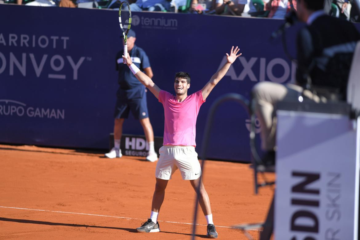 El festejo de Carlos Alcaraz; campeón del ATP de Buenos Aires. Foto: Télam.