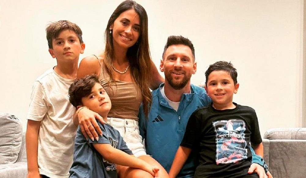 Messi y su familia, foto Télam