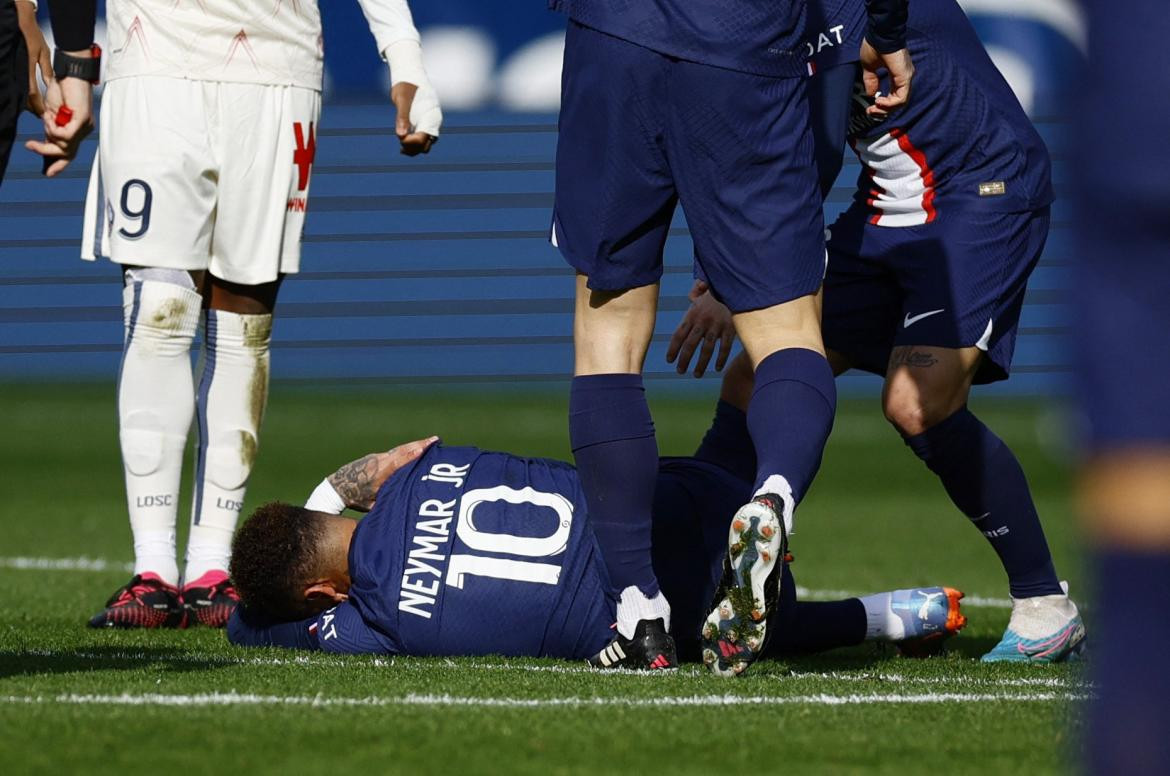 Lesión de Neymar. Foto: Reuters.