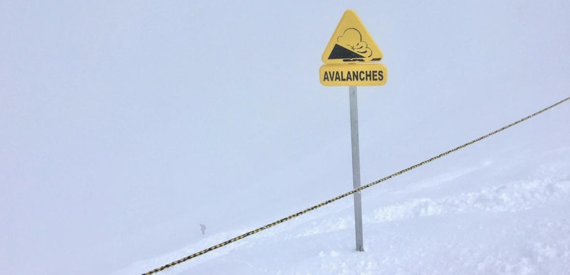 Aviso de zona de avalanchas. Foto: Twitter.