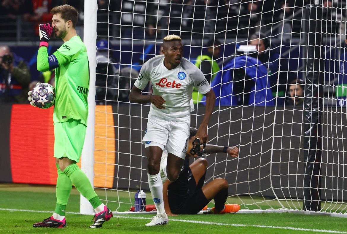 Festejo del Napoli ante el Eintracht Frankfurt por la Champions League. Foto: REUTERS.