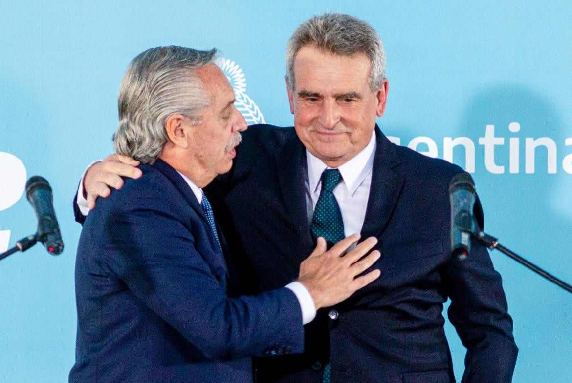 Alberto Fernández y Agustín Rossi. Foto: NA.