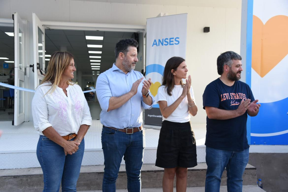 Se inauguró una nueva oficina de Anses en Merlo	