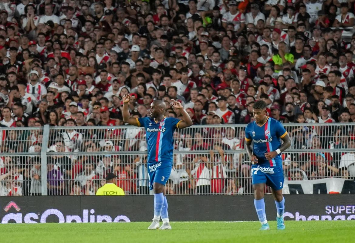 Luís Leal; River Plate-Arsenal. Foto: NA.