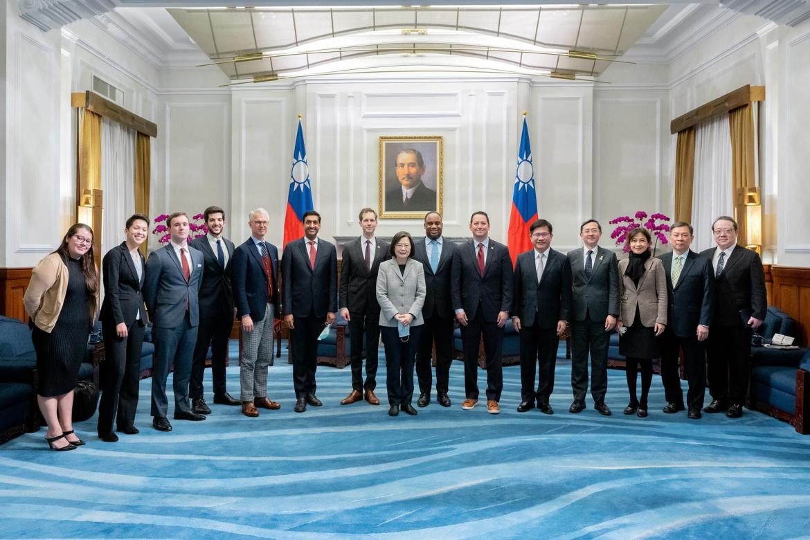 Encuentro de legisladores estadounidenses con presidente de Taiwán. Foto EFE.