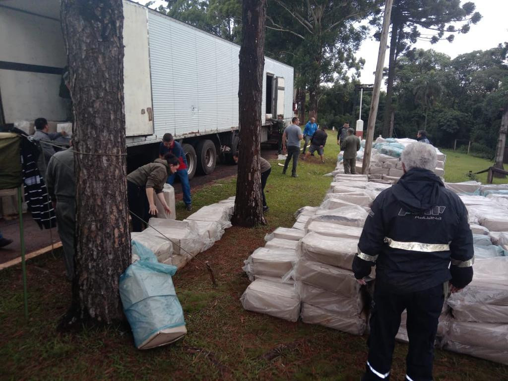 Aduana detuvo un camión que llevaba 24 toneladas de pescado de cotrabando