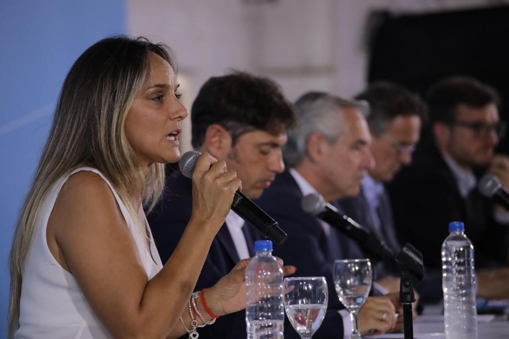 Malena Galmarini en el anuncio de obras cloacales en Morón. Video: Prensa.