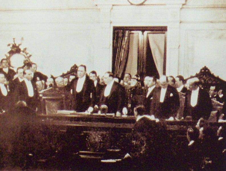 Hipólito Yirigoyen en el Congreso, foto de 1916