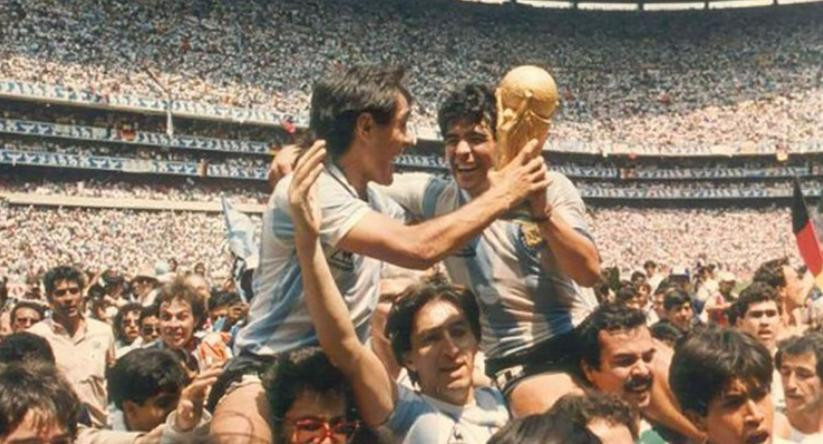 Pedro Pasculli y Diego Maradona, Mundial del 86. Foto: NA