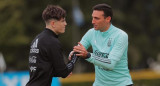 Alejandro Garnacho con Lionel Scaloni. Foto: Instagram @garnacho7.