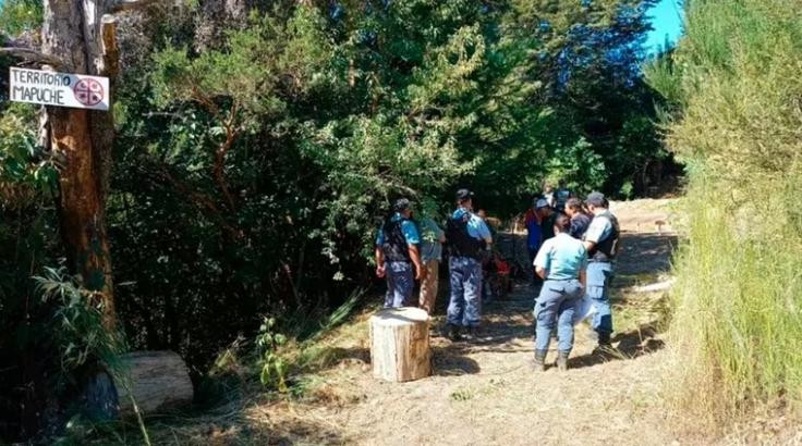 Comunidad mapuche en un terreno en Villa La Angostura. Foto: Gentileza Diario Andino.