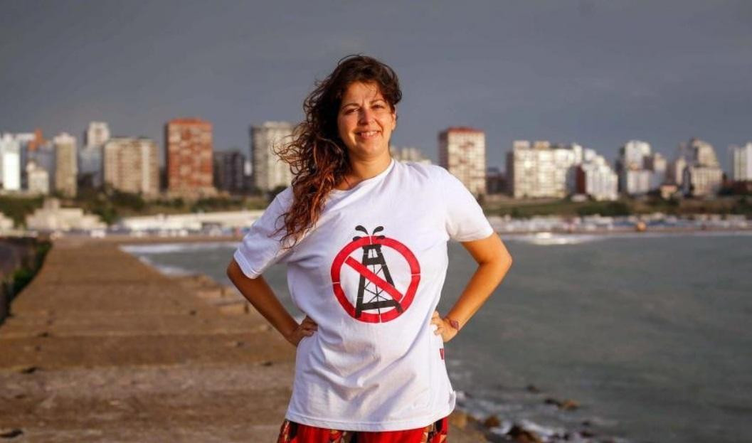 Mujeres contra las petroleras en Mar Del Plata. Foto Télam.