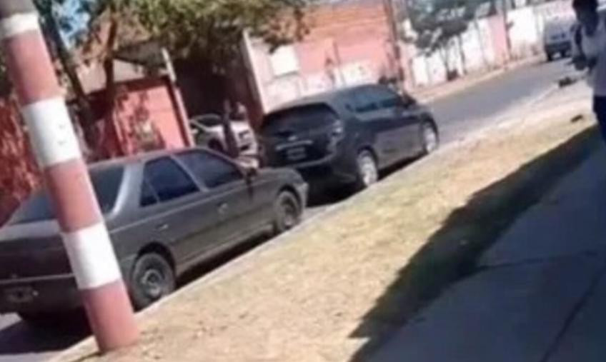 Tiroteo entre barras de Los Andes en la puerta de un colegio. Foto: NA.