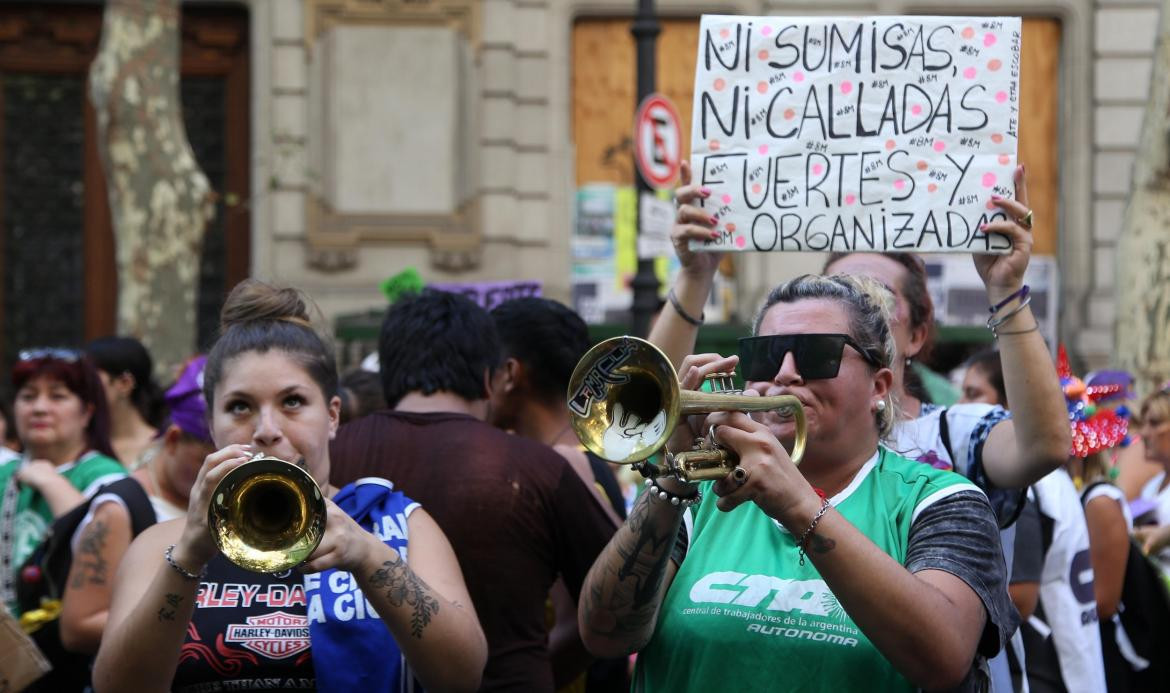 8M: miles de personas marcharon para conmemorar el Día Internacional de la Mujer. NA