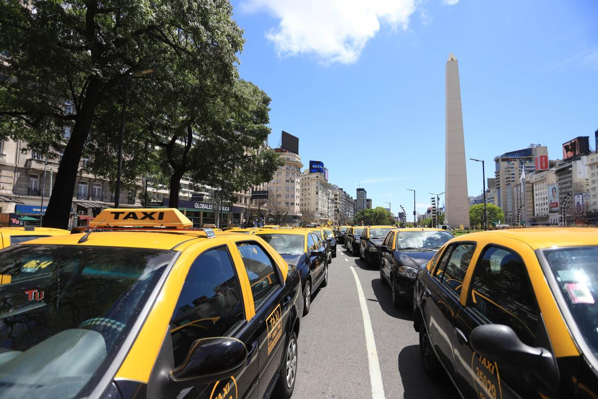 Aumento en la tarifa de taxis. Foto: NA.