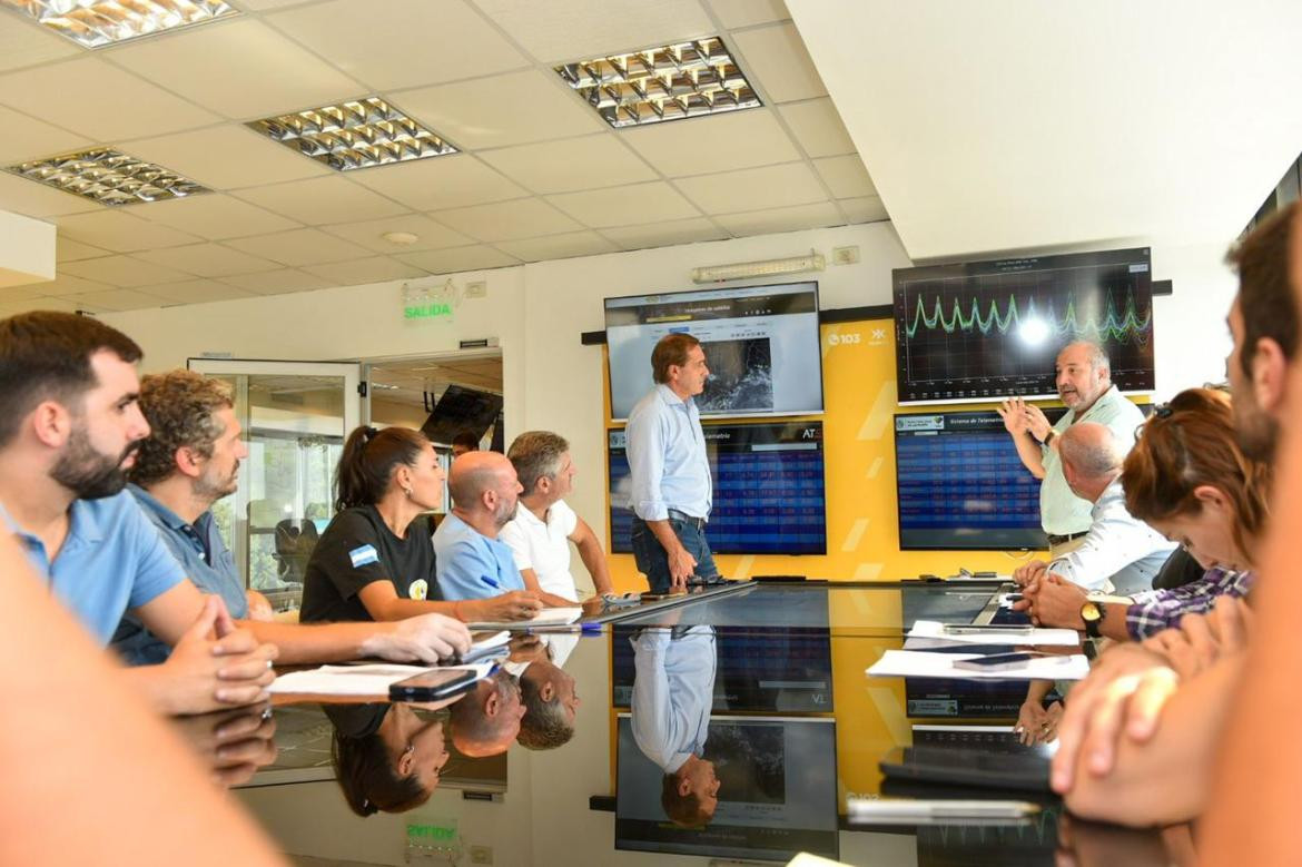 Julio Garro con el Comité de Emergencia ante la ola de calor. Foto: Prensa.