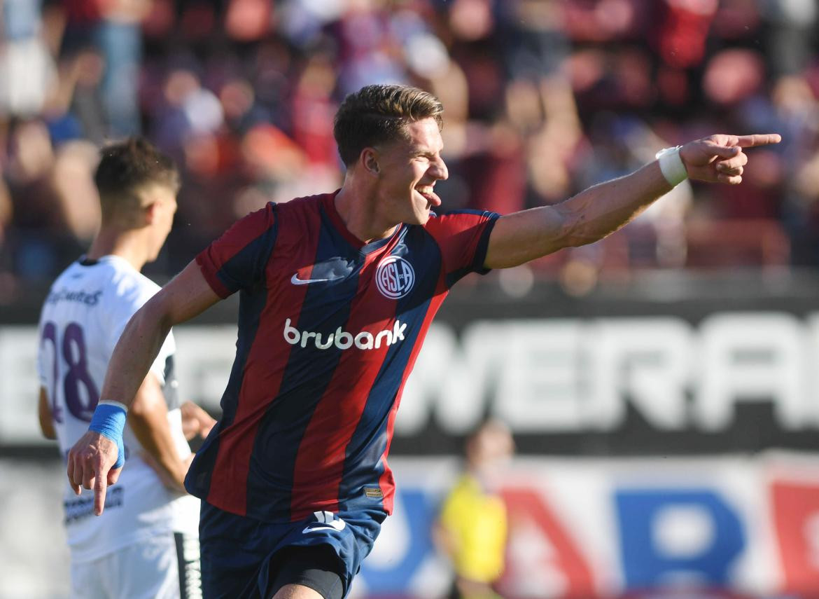 Andrés Vombergar; San Lorenzo vs. Gimnasia y Esgrima La Plata. Foto: Télam.