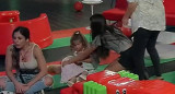 Las hijas de Romina con Caramelo. Foto: captura.