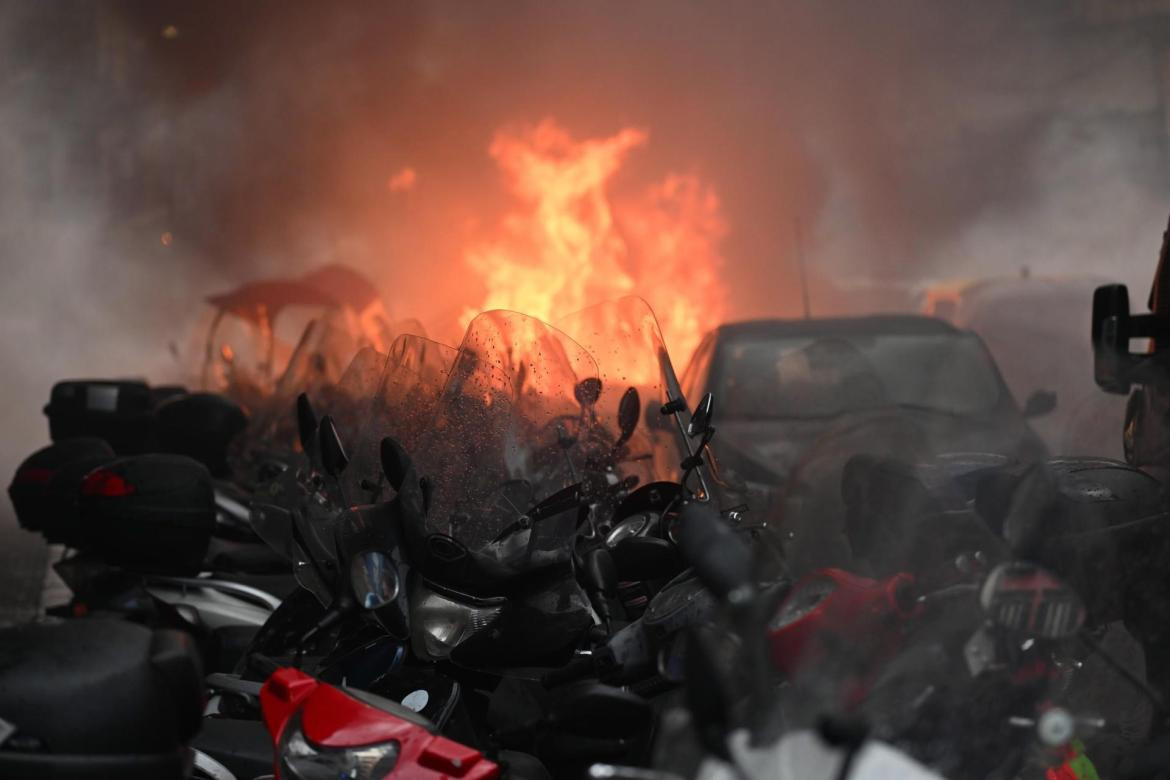 Incidentes entre hinchas del Napoli y Frankfurt. Foto: EFE