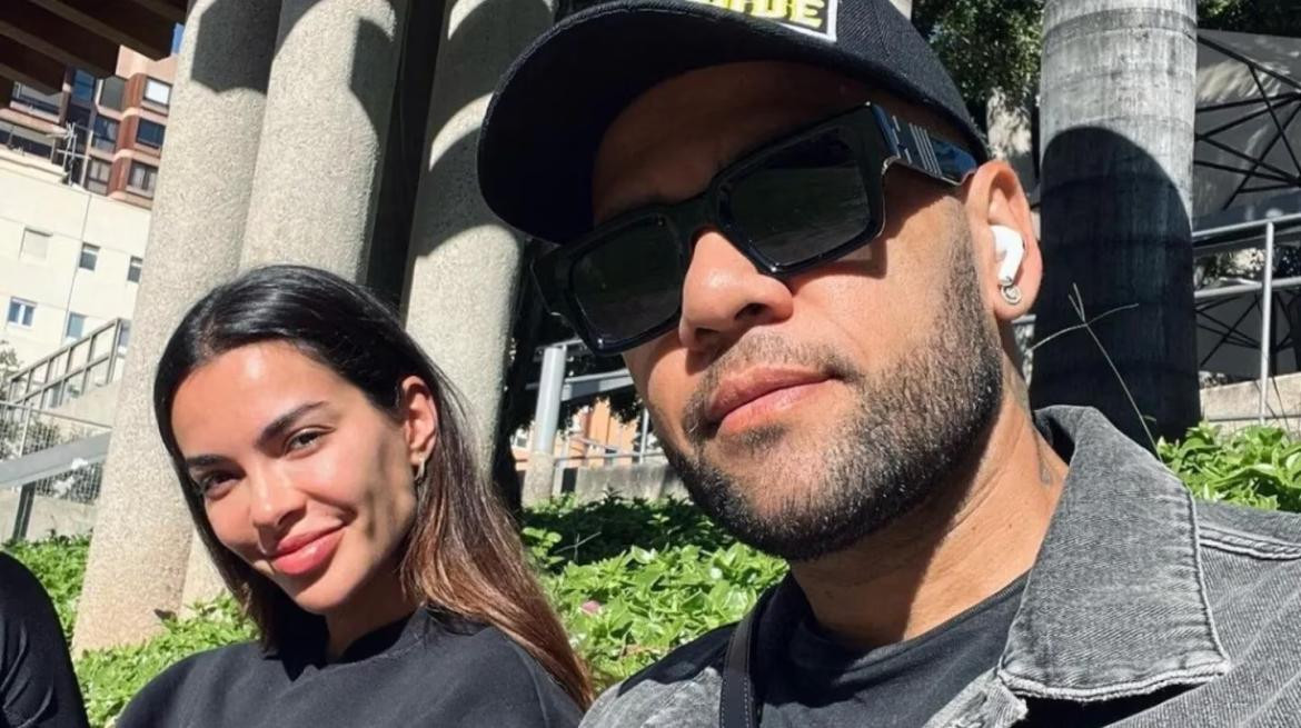 Joana Sanz y Dani Alves. Foto: Instagram @danialves