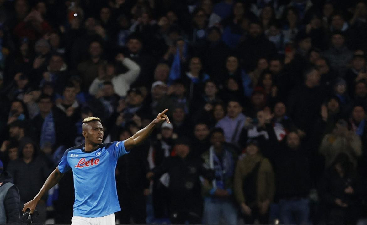 Festejo de Osimhen para el Napoli ante el Eintracht Frankfurt por la Champions League. Foto: REUTERS.