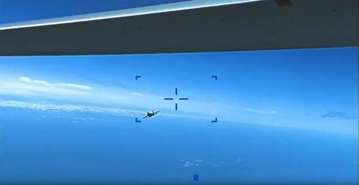 Imágenes del ataque de los aviones rusos al dron estadounidense. Foto: Captura de pantalla.