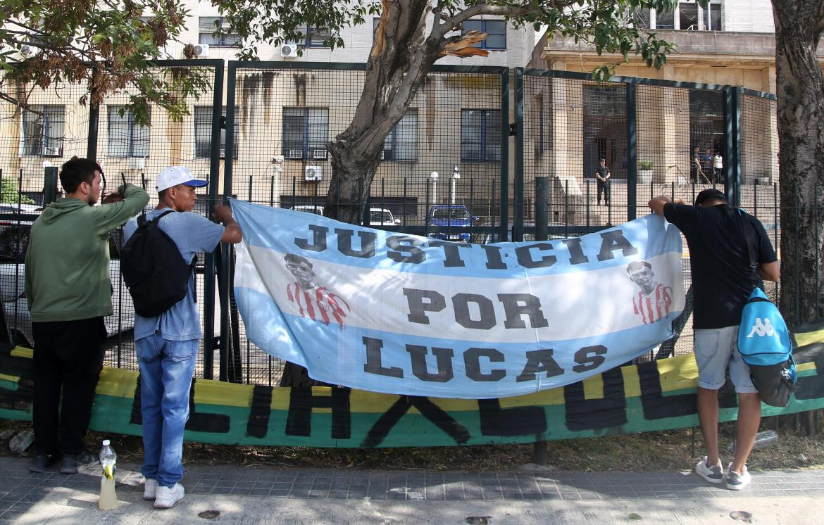 Comenzó el juicio por el asesinato a Lucas González. Foto: NA.