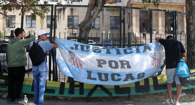 Comenzó el juicio por el asesinato a Lucas González. Foto: NA.