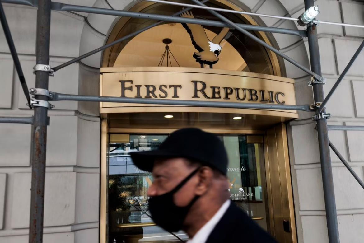 Una oficina de First Republic Bank en N. York. Foto: EFE