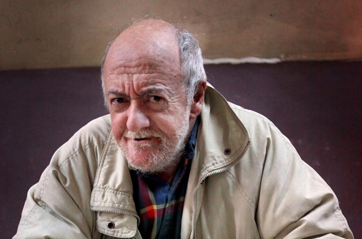 Murió Enrique Symns. Foto: Télam.
