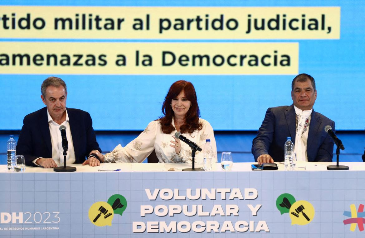 Cristina Kirchner en un encuentro del Grupo de Puebla. Foto: REUTERS.