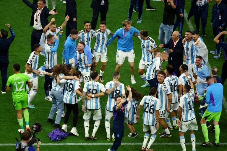 Festejos de la Selección Argentina en Qatar. Foto: REUTERS