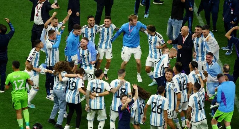 Festejos de la Selección Argentina en Qatar. Foto: REUTERS