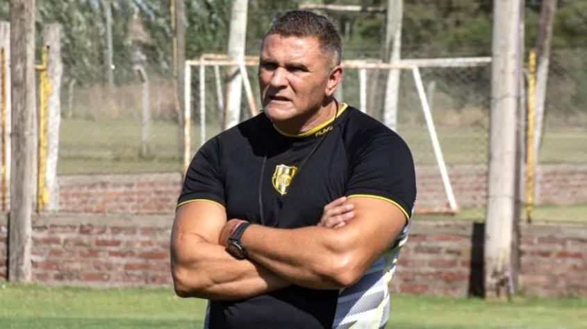 Arnaldo Sialle, técnico de Olimpo. Foto: NA.