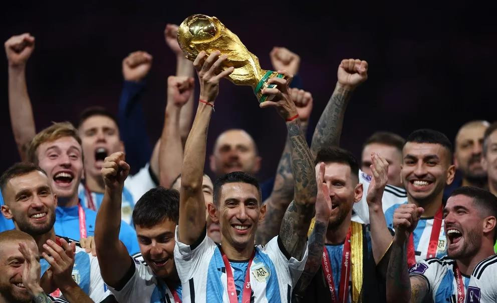 Ángel Di María festejando la obtención de la Copa del Mundo. Foto: REUTERS