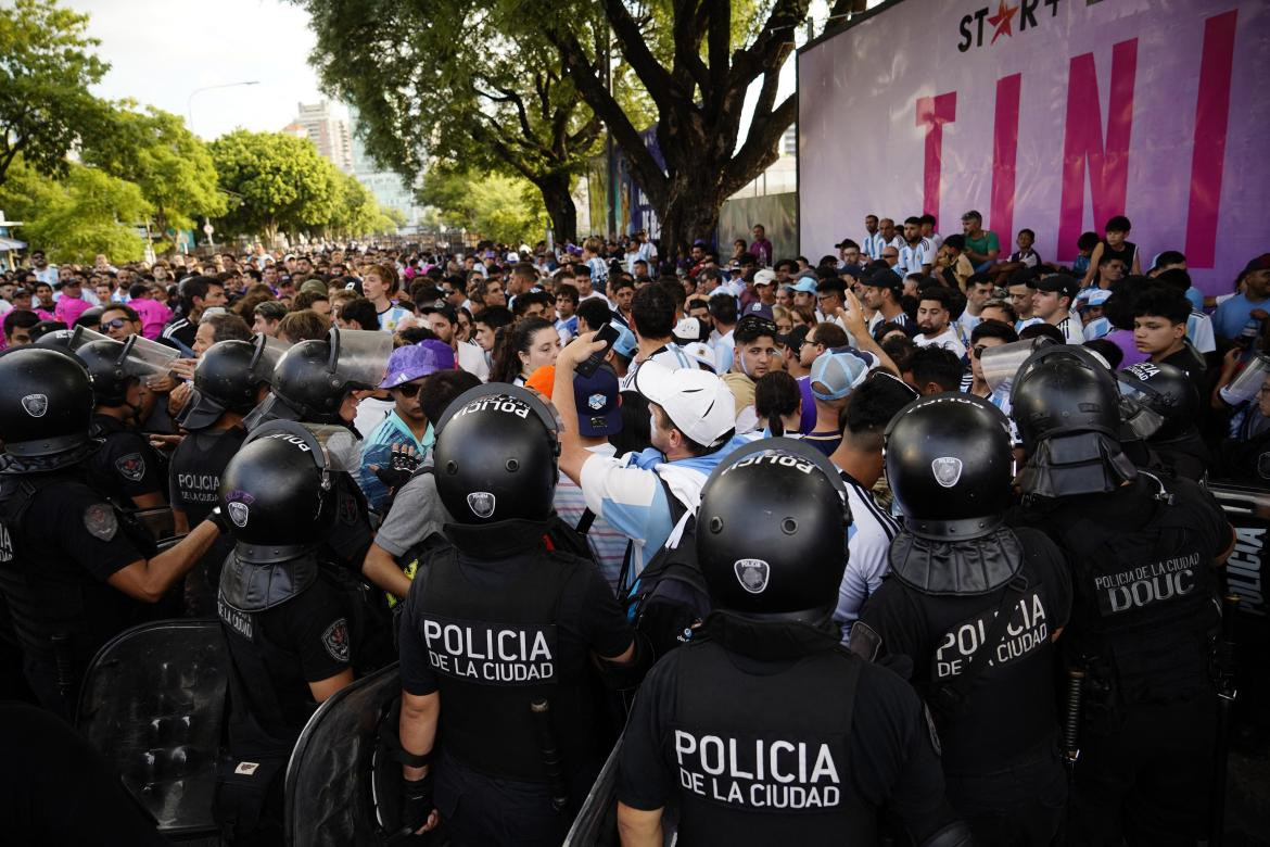 Policía; Argentina vs. Panamá. Foto: Reuters.