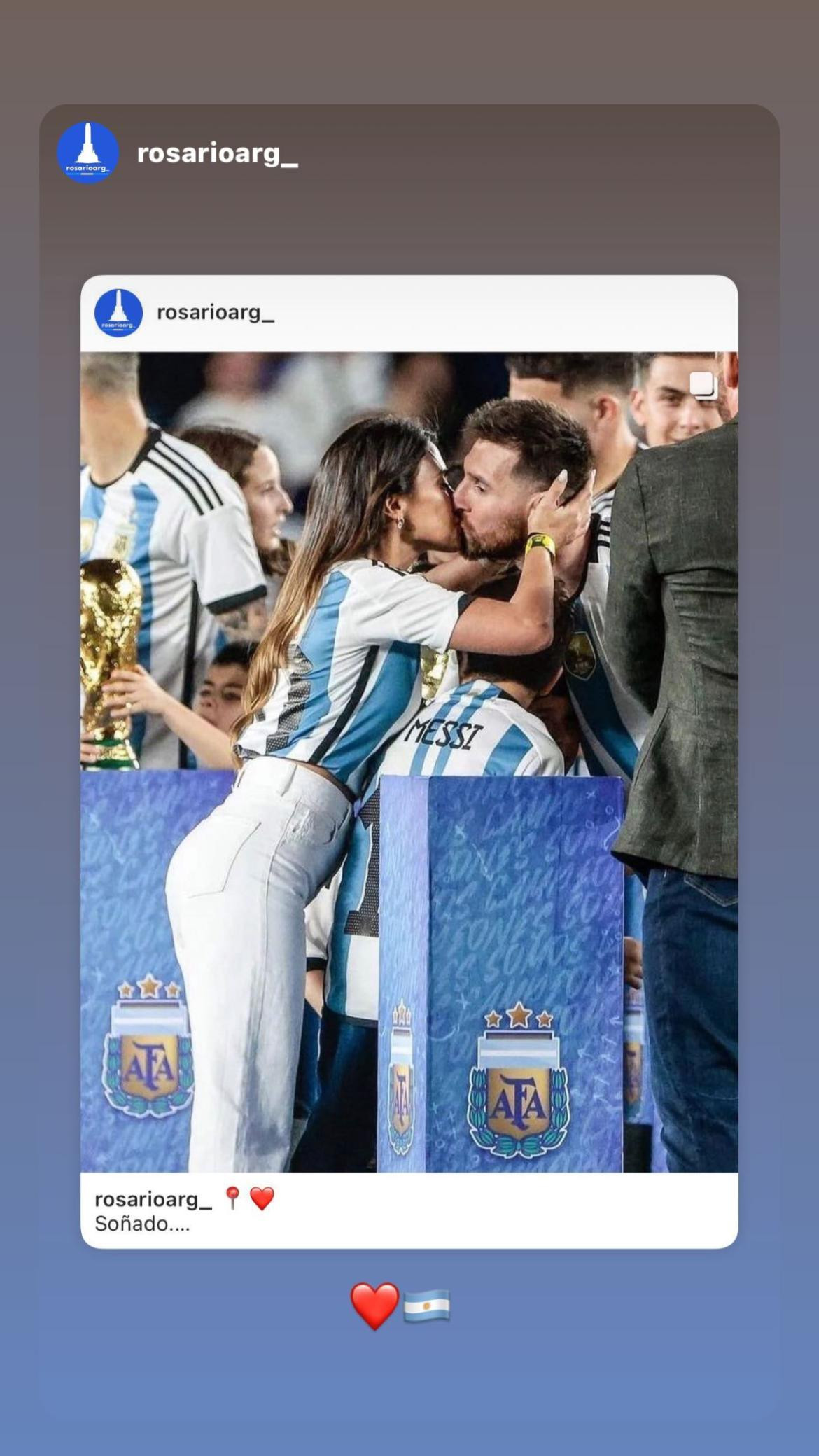 La publicación de Antonela Roccuzzo sobre el beso con Messi. Foto: Instagram @antonelaroccuzzo.