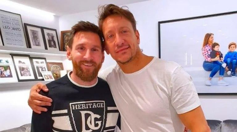 Lionel Messi y Nico Vázquez. Foto: NA.