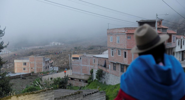 El desmoronamiento en Ecuador dejó a muchas personas sin casas. Foto: Reuters. 